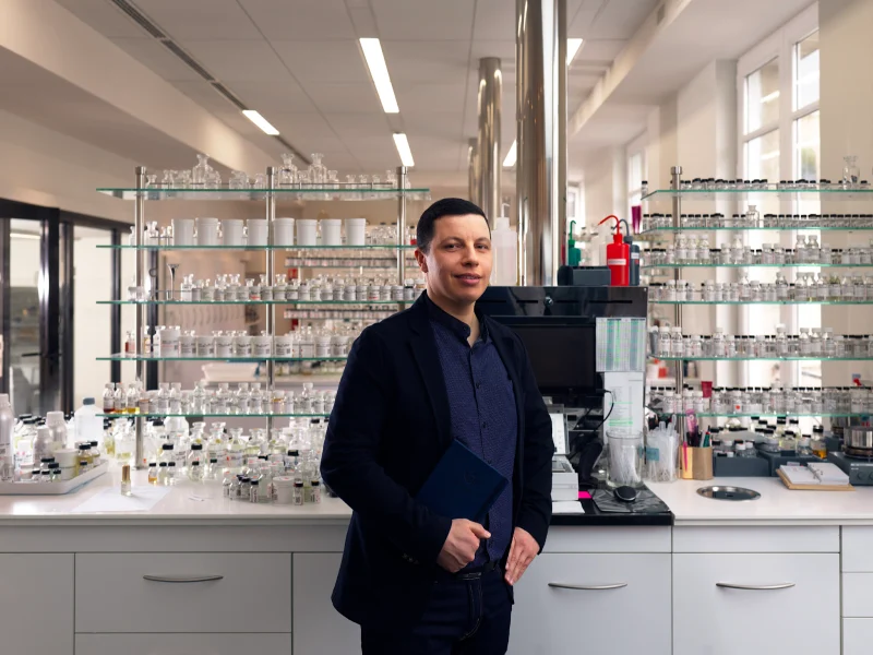 Mr. Serge de Oliveira - nhà chế tác mùi hương cho Parfums Sophie la Girafe